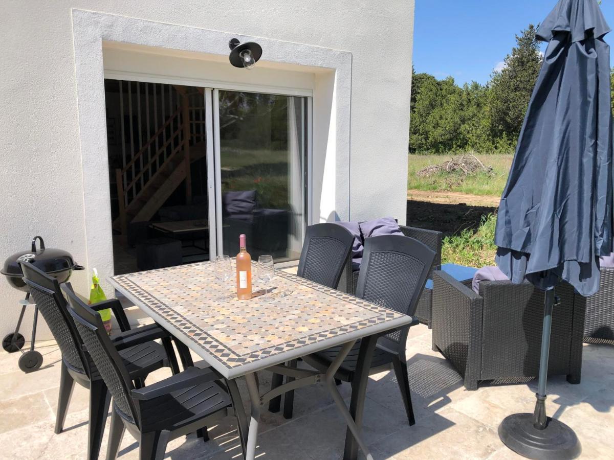 Gite De Charme En Provence Villa Monteux Exterior foto